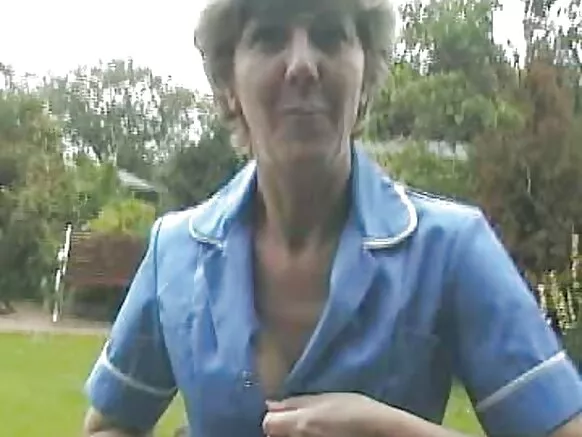 Sarah amateur mawɓe naati.