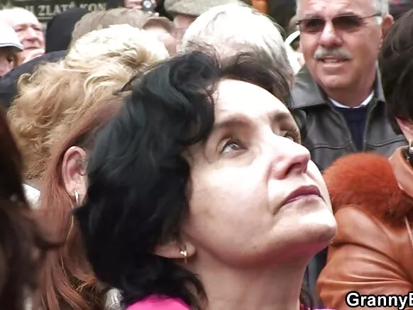 Old tourist granny picked by ladies fucking pucci e fucking.