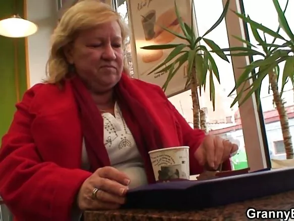 Koɗo weelo granny fucking mawɗo debbo heɓa pounded.
