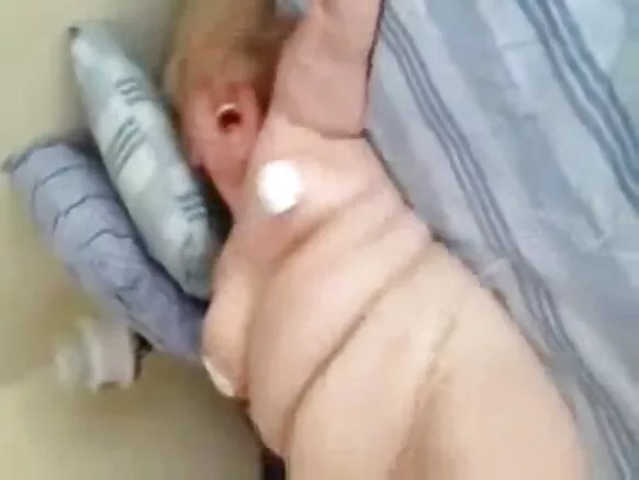 Rewɓe amateur ina resnda worɓe mawɓe, sukaaɓe. Mawɗo mawɗo orgasm voyeur.