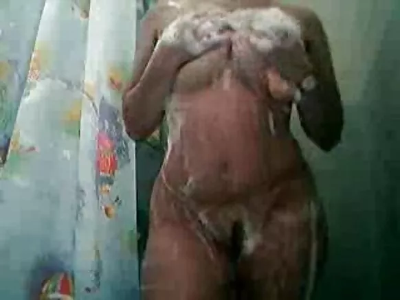 Maama les wideyooji incest mawɗi, mawɗi e ɓernde.