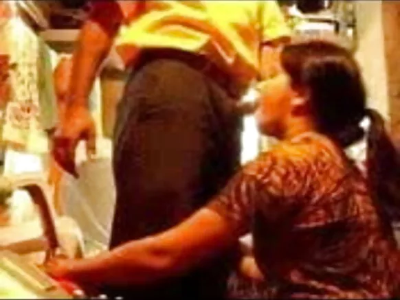 Hot mawɗo español indian aunty 8.