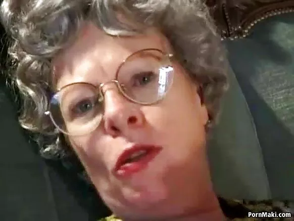 Neene mawɗo ina suusa coccorgal ina fukka e Almaañnaajo.