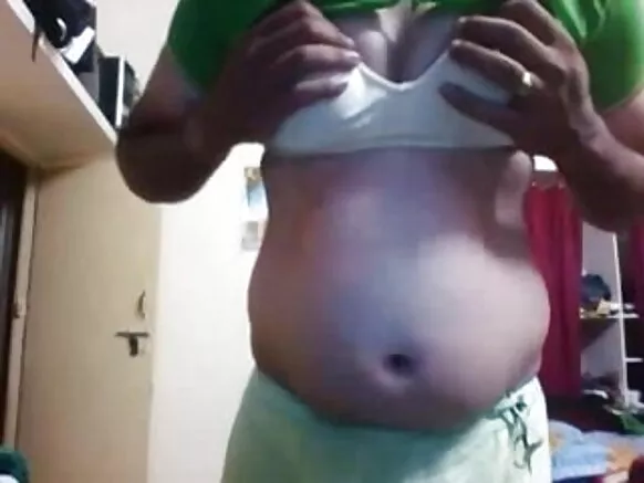 Busty mature hot indien tranny galle ina feeñnina hoore mum haa ɓura e kamera.