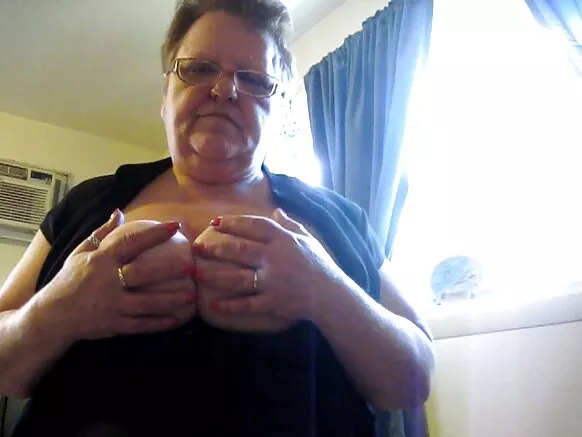 Taski ngam weltaare amateur e ɓiɗɗo Meksiknaajo busty e ɓuuɓri.