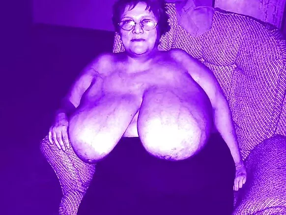 Russi amateur mawɗo BBW busty debbo mawɗo.