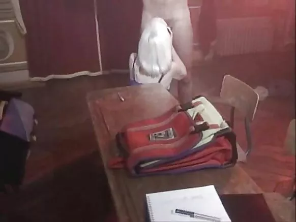 Eva Delage ina muusi puccu mawngu.