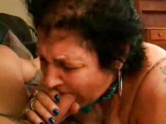 Neene ina hokka ɓuuɓri, rewɓe meksiknaaɓe ina ndokka ɓuuɓri.