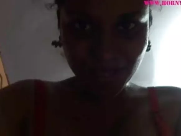 Wideyoo jokkere enɗam indiyankeejo mo Españool mawɗo amateur porno ina weltii e Lily ina ƴattoo.