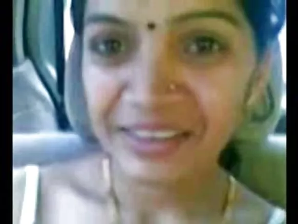 Hakkilantaagal mawɗo debbo mawɗo aunty hollirta koppi indiyankooji e nder oto.