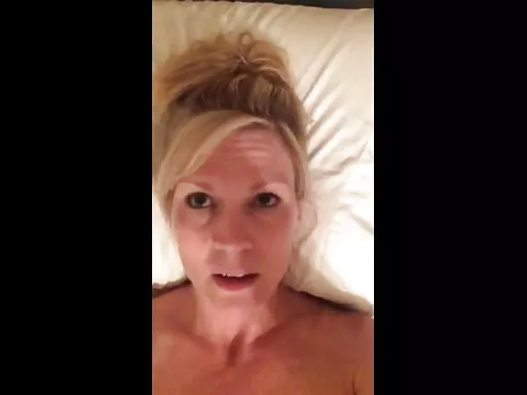 Sexy hot MILF ina winnda hoore mum cumming nde o haaldata e wideyooji dirtuɗi galleeji rewɓe mawɓe fucking.