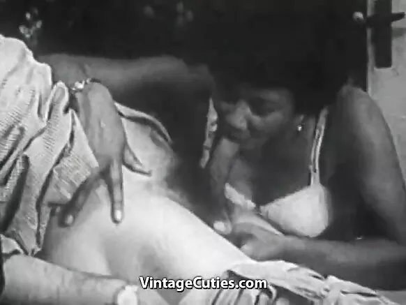 Anal timmuɗo, debbo mawɗo ɓuuɓɗo e comci ɓuuɓɗi, duuɓi 1950.