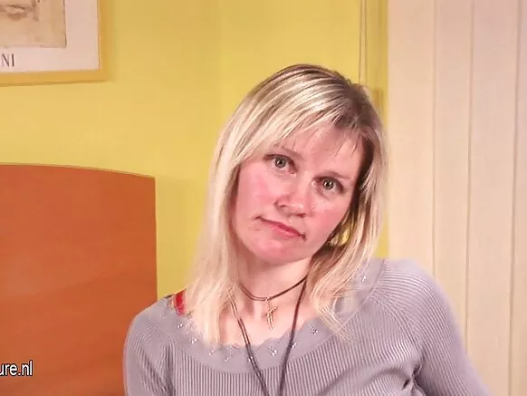 Patricia Mojada, debbo jom suudu ɓaleejo, heddii ko e fukude tan e debbo jom suudu.