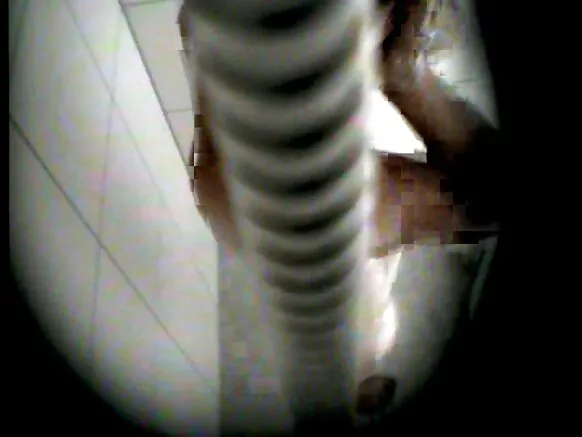 Yumma sehil mawɗo ina masturba e nder duɗal.